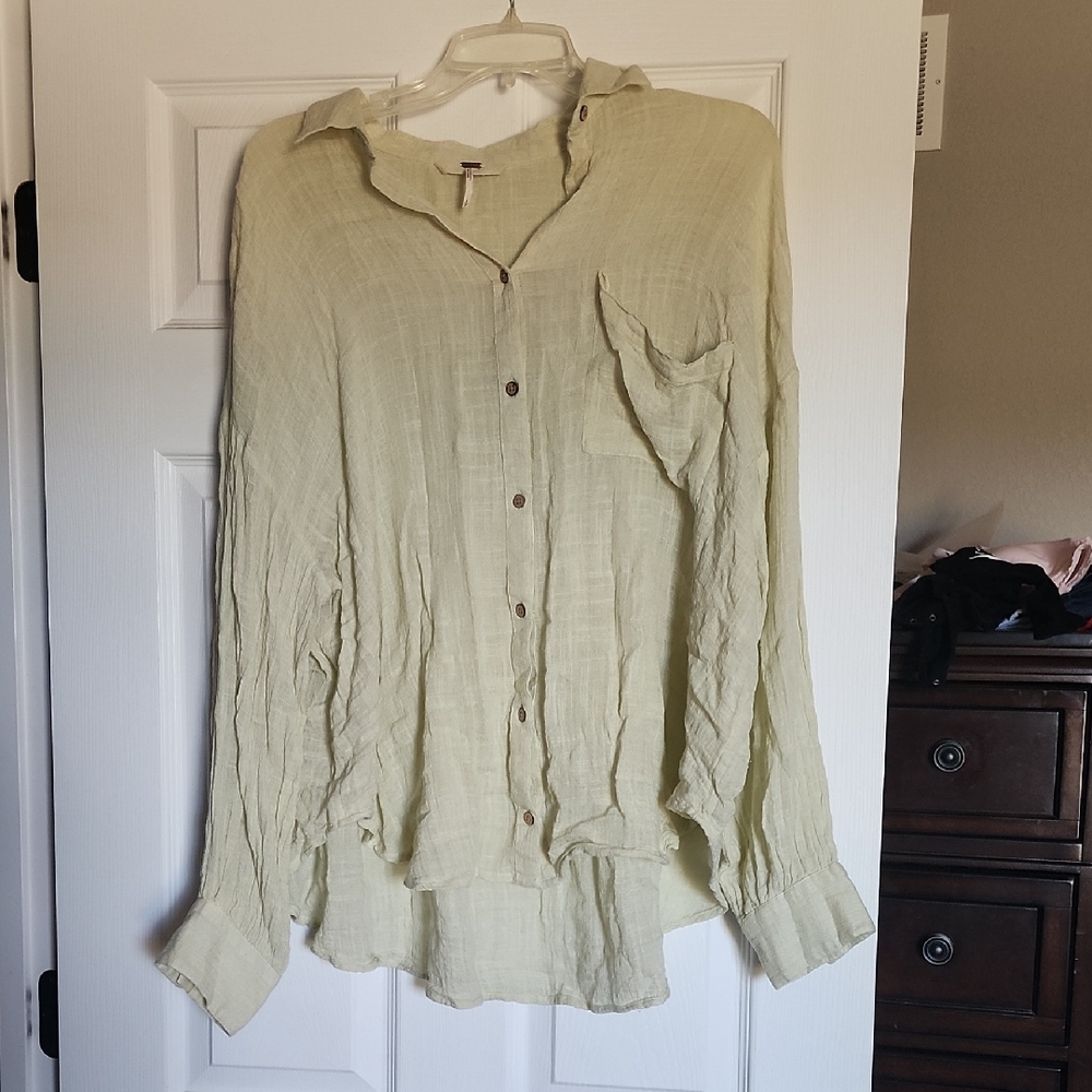 Women's Free People Light Green Button-Up Top Size Small